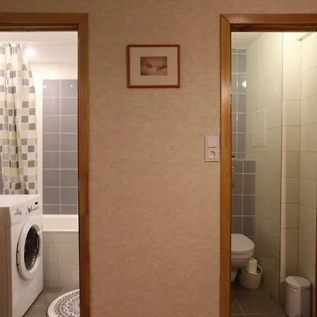 Sunny & Spacious 2 Bedroom Διαμέρισμα *