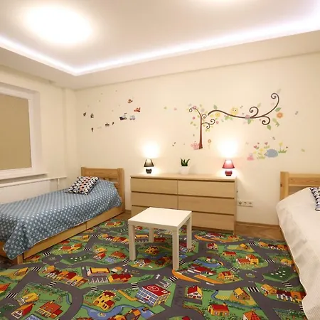 Διαμέρισμα Sunny & Spacious 2 Bedroom Κάουνας