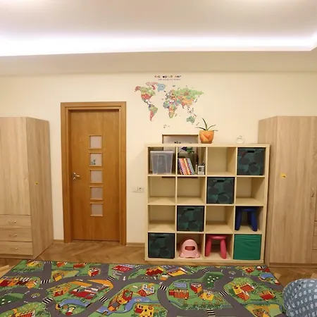 Sunny & Spacious 2 Bedroom * Κάουνας